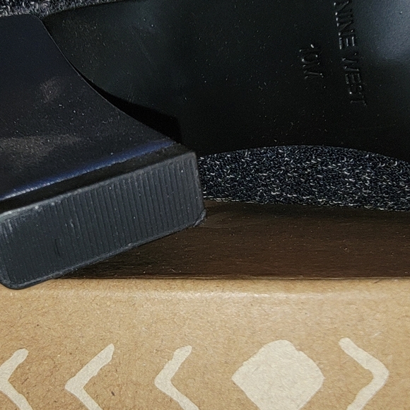 Nine West Pumps 10M Like New exterior* - Picture 5 of 9